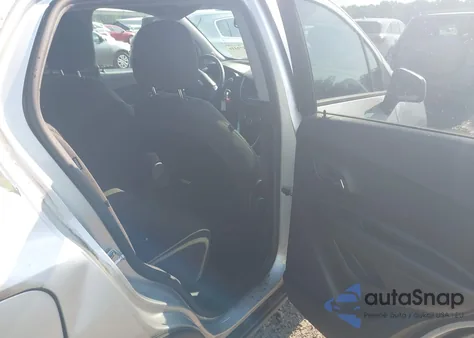 2021 Chevrolet Trax Fwd Ls z USA, uszkodzony, nr VIN KL7CJKSB0MB309981